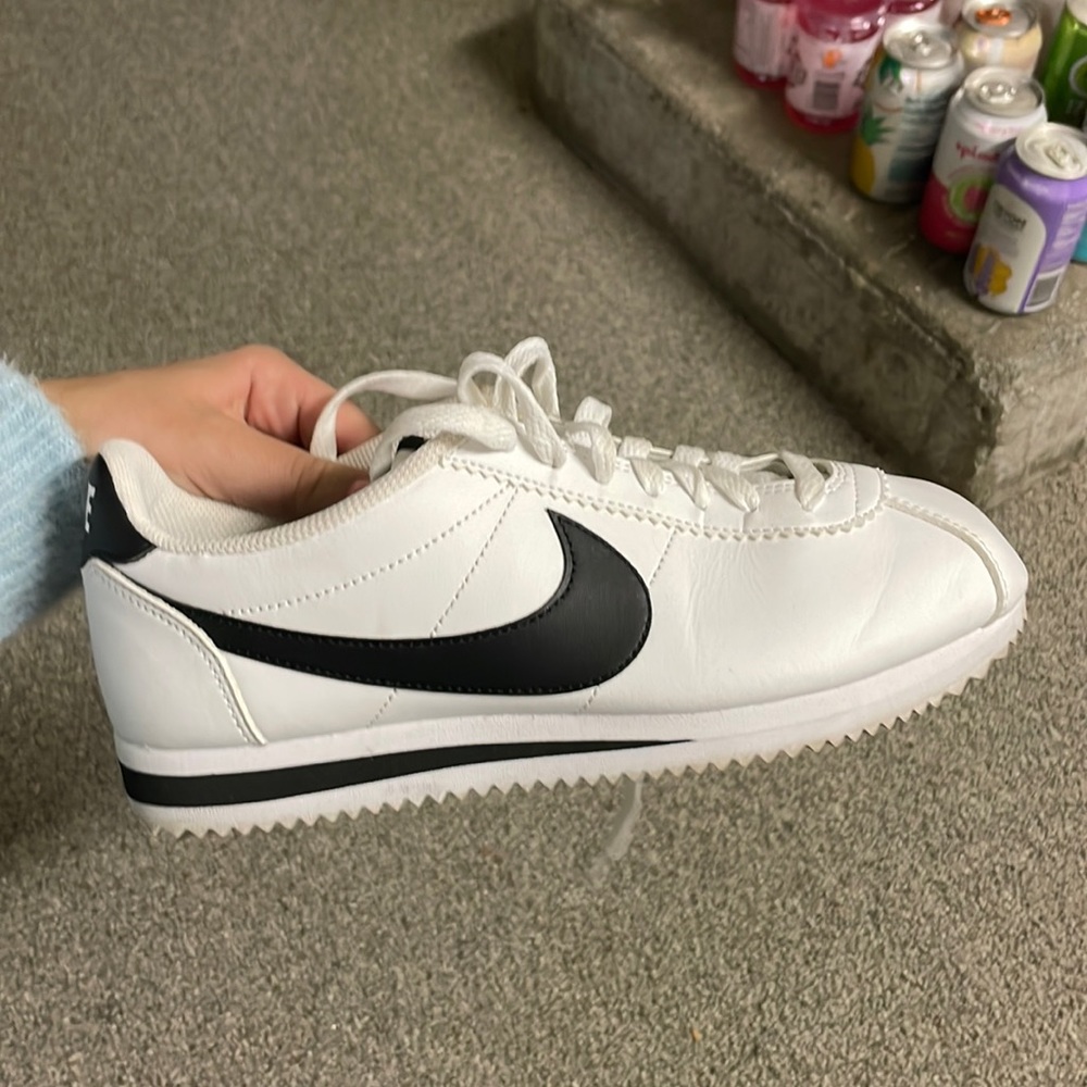 Never worn Nikes